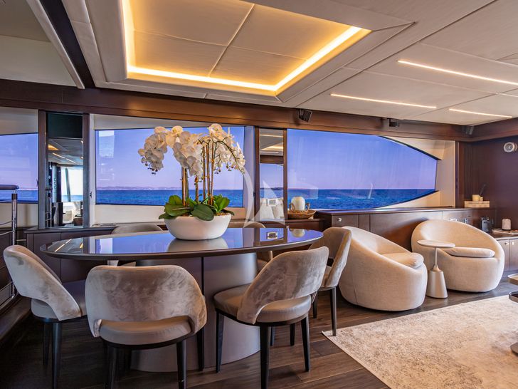 MOZZ II Sunseeker 88 Yacht indoor dining area MOZZ II Sunseeker 88 Yacht indoor dining area