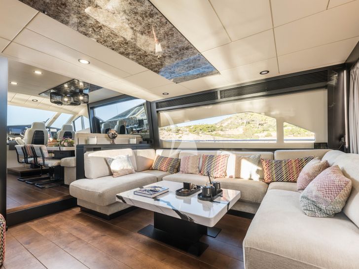 MR CORN Azimut 78 - saloon seating MR CORN Azimut 78 - saloon seating