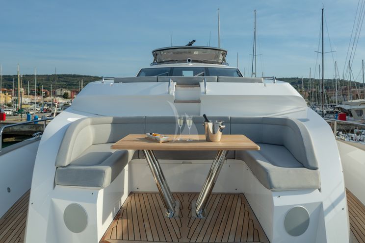 Charter Yacht MR K IRISTON - Sunseeker 95 - 5 Cabins - Corsica - Cannes - Monaco - Naples - Porto Cervo - Sorrento - Dubrovnik