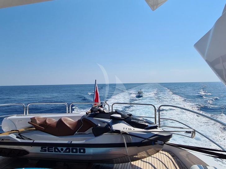 MR K IRISTON Sunseeker 95 Jetski MR K IRISTON Sunseeker 95 Jetski