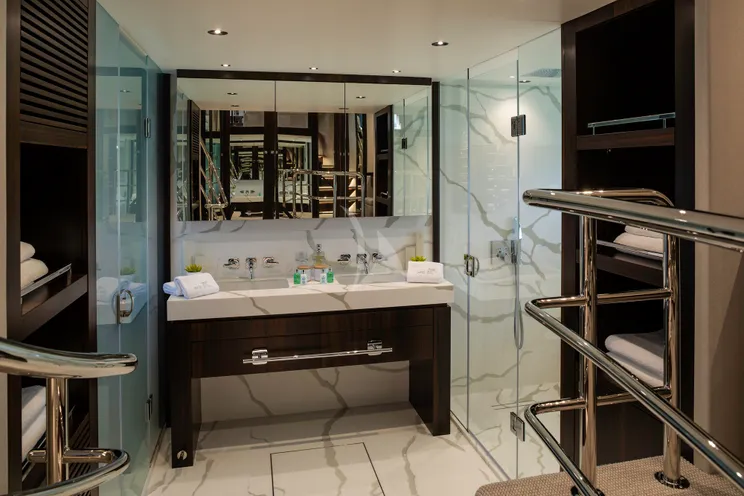 Charter Yacht MR K IRISTON - Sunseeker 95 - 5 Cabins - Corsica - Cannes - Monaco - Naples - Porto Cervo - Sorrento - Dubrovnik