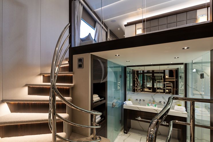 Charter Yacht MR K IRISTON - Sunseeker 95 - 5 Cabins - Corsica - Cannes - Monaco - Naples - Porto Cervo - Sorrento - Dubrovnik