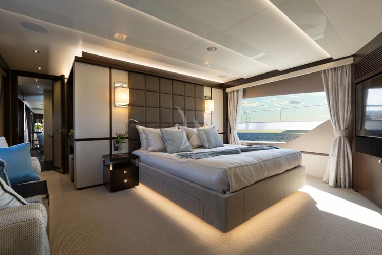 Charter Yacht MR K IRISTON - Sunseeker 95 - 5 Cabins - Corsica - Cannes - Monaco - Naples - Porto Cervo - Sorrento - Dubrovnik
