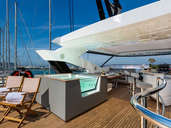 MR K IRISTON Sunseeker 95 Sundeck MR K IRISTON Sunseeker 95 Sundeck