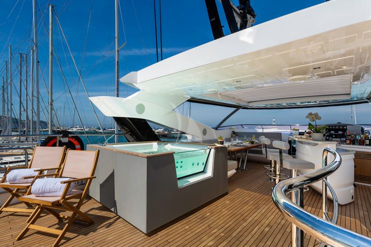 Charter Yacht MR K IRISTON - Sunseeker 95 - 5 Cabins - Corsica - Cannes - Monaco - Naples - Porto Cervo - Sorrento - Dubrovnik