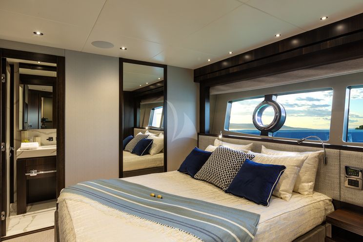 Charter Yacht MR K IRISTON - Sunseeker 95 - 5 Cabins - Corsica - Cannes - Monaco - Naples - Porto Cervo - Sorrento - Dubrovnik