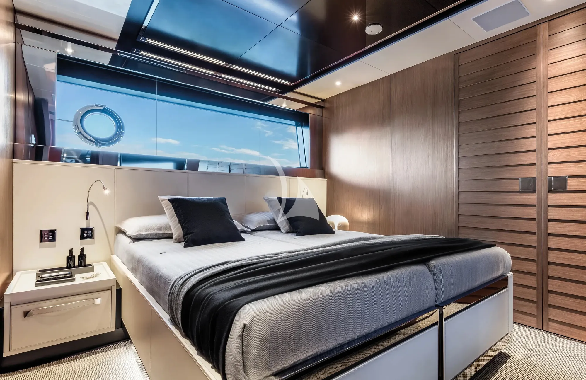 Charter Yacht MR CHARLIE - Riva Argo 90 - 4 Cabins - Salerno - Naples - Capri - Positano - Amalfi Coast - Italy