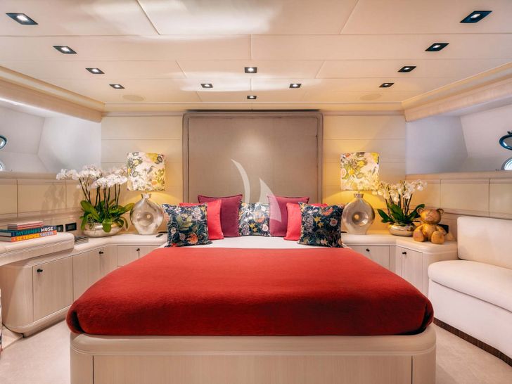 MRS GREY Mangusta 130 VIP cabin 1