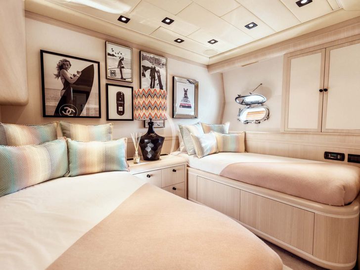 MRS GREY Mangusta 130 - twin cabin MRS GREY Mangusta 130 - twin cabin