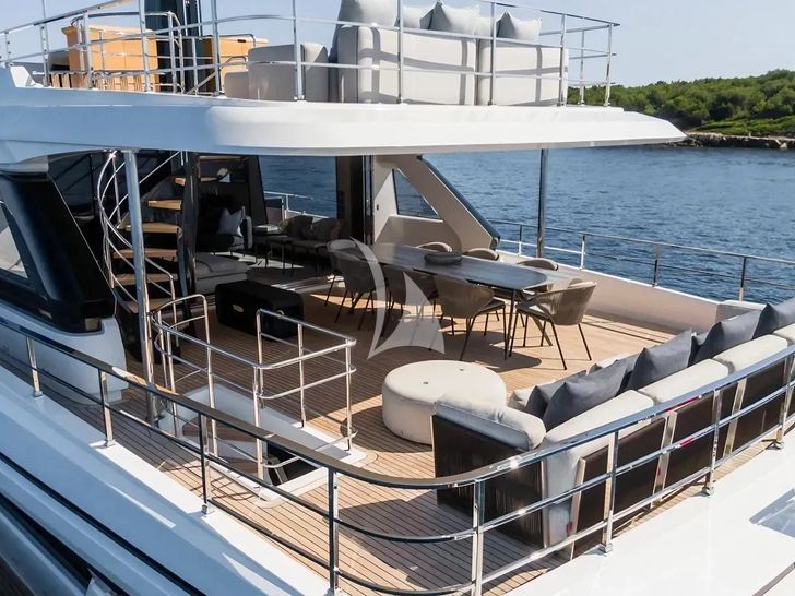 MRS L Custom Line Navetta 30 - sky deck aft MRS L Custom Line Navetta 30 - sky deck aft