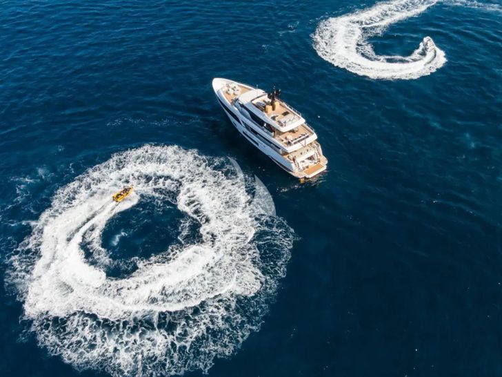 MRS L Custom Line Navetta 30 - water activities MRS L Custom Line Navetta 30 - water activities