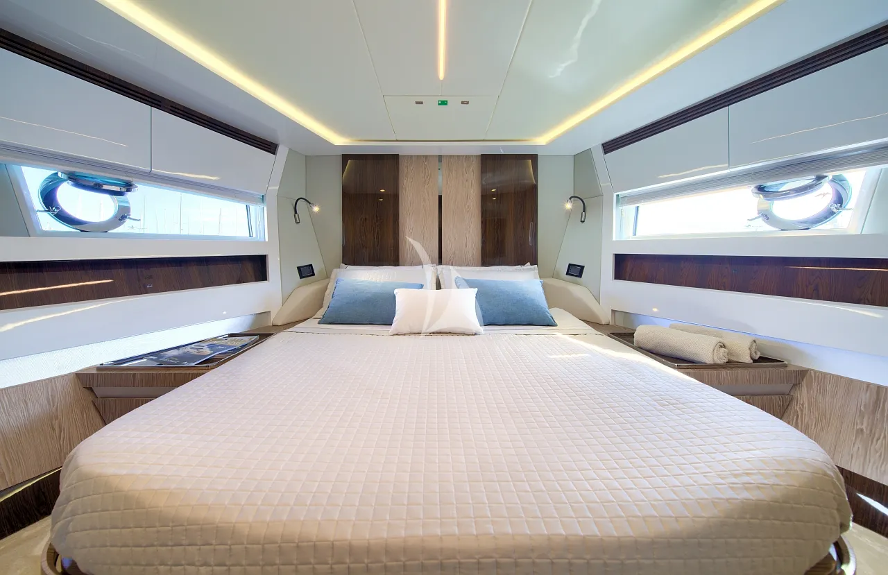 MUDITA Azimut S7 - VIP cabin
