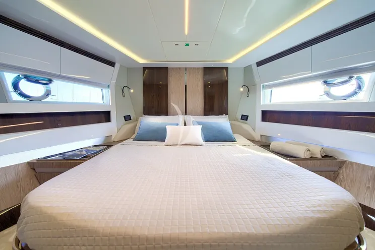 Charter Yacht MUDITA - Azimut S7 - 4 Cabins - Split - Dubrovnik - Hvar - Croatia