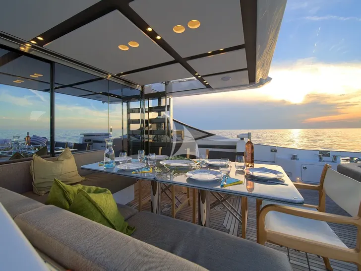 MUDITA Azimut S7 - main aft deck alfresco dining area MUDITA Azimut S7 - main aft deck alfresco dining area