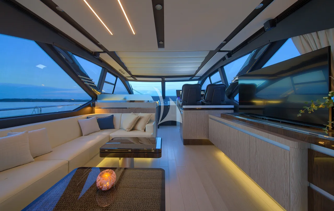 MUDITA Azimut S7 - main saloon lounge