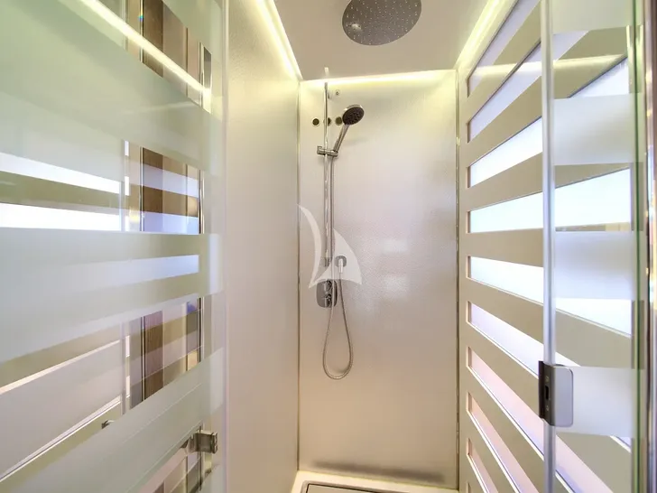 MUDITA Azimut S7 - master cabin bathroom shower MUDITA Azimut S7 - master cabin bathroom shower