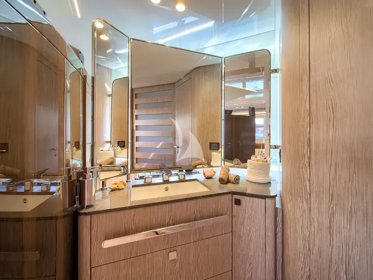 MUDITA Azimut S7 - master cabin bathroom vanity MUDITA Azimut S7 - master cabin bathroom vanity