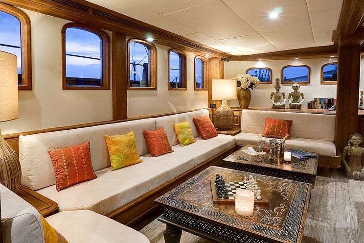 Charter Yacht MUTIARA LAUT - Phinisi 47m - 7 Cabins - Labuan Bajo - Raja Ampat - Indonesia