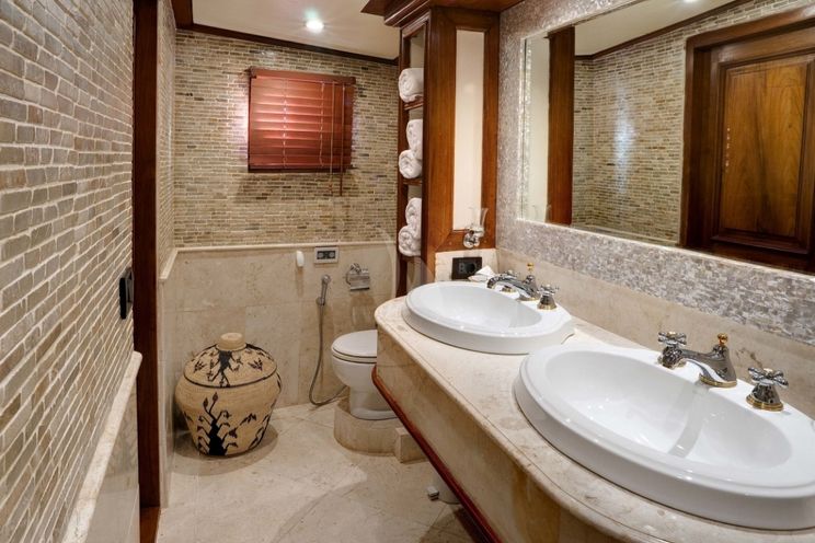 Charter Yacht MUTIARA LAUT - Phinisi 47m - 7 Cabins - Labuan Bajo - Raja Ampat - Indonesia