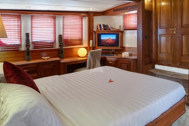 Charter Yacht MUTIARA LAUT - Phinisi 47m - 7 Cabins - Labuan Bajo - Raja Ampat - Indonesia