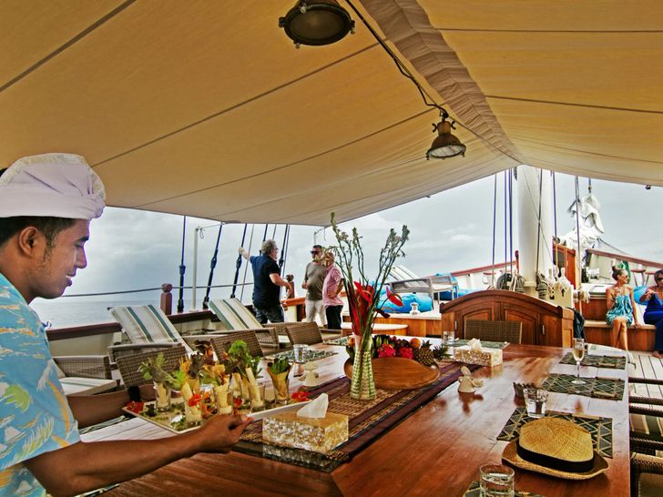 MUTIARA LAUT Phinisi 47m - upper deck scene MUTIARA LAUT Phinisi 47m - upper deck scene