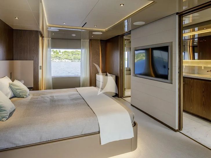 MY MISTAKE Ferretti Custom Line 106 - master cabin bed and TV MY MISTAKE Ferretti Custom Line 106 - master cabin bed and TV