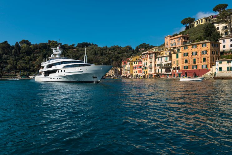 Charter Yacht THE WELLESLEY - Oceanco 184 - 6 Cabins - Monaco - Cannes - St Tropez