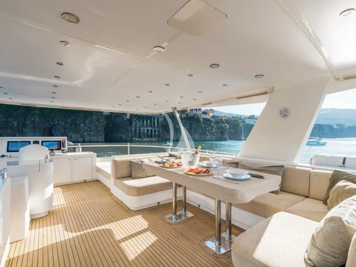 MY WAY Flybridge Dining MY WAY Flybridge Dining