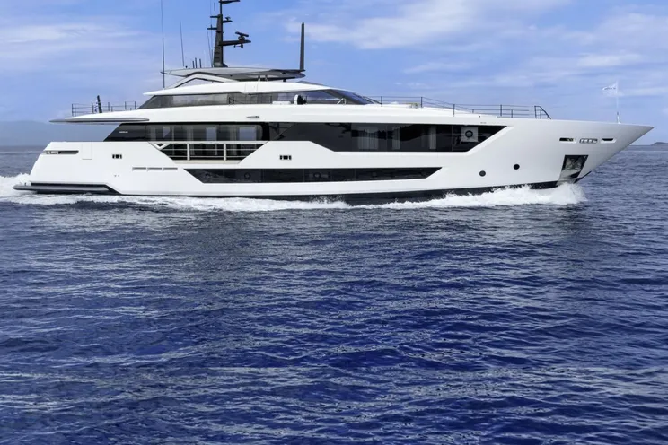 Charter Yacht MY MISTAKE - Ferretti Custom Line 106 - 5 Cabins - Athens - Mykonos - Paros - Cyclades - Aegean - Greece