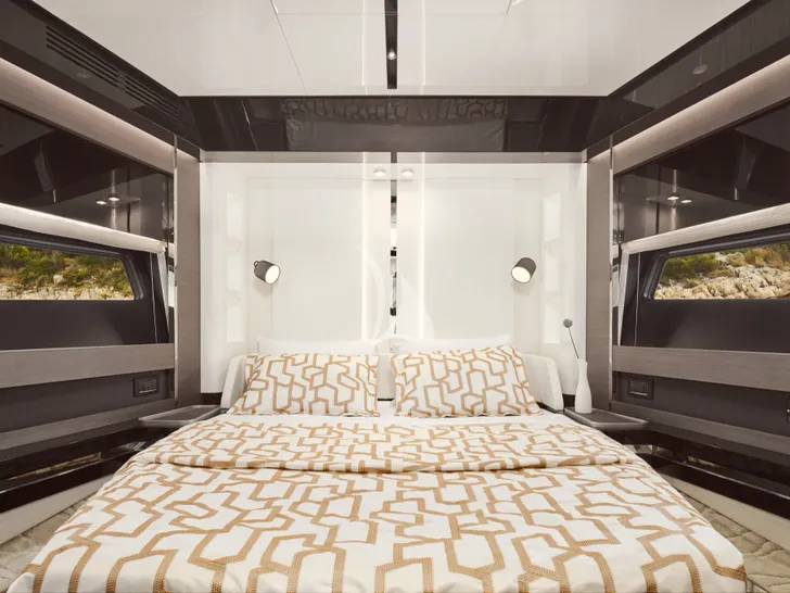 MYNE Azimut S8 - VIP cabin 2 MYNE Azimut S8 - VIP cabin 2