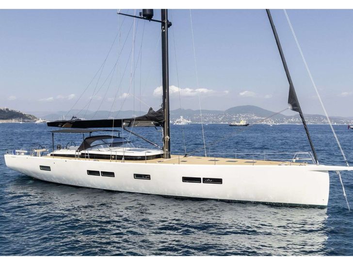 MYSTIC YYacht Y7 - main profile MYSTIC YYacht Y7 - main profile