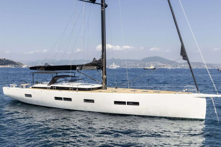 Charter Yacht MYSTIC - YYacht Y7 - 2 Cabins - Grimaud - Cannes - Monaco - St. Tropez - French Riviera