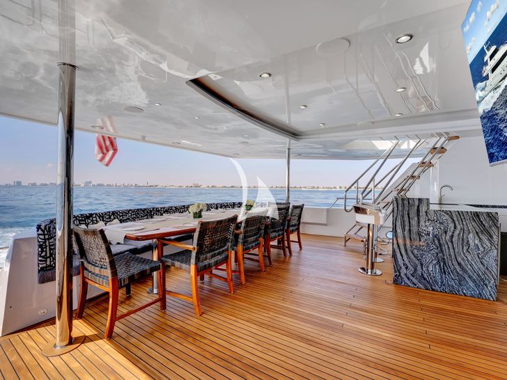 REAL SUMMERTIME Sovereign 120 Crewed Motor Yacht Main Aft Deck Al fresco Dining REAL SUMMERTIME Sovereign 120 Crewed Motor Yacht Main Aft Deck Al fresco Dining