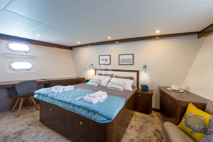 Charter Yacht MONARA - Classic Feadship - 4 Cabins - France - Cannes - Antibes - St Tropez