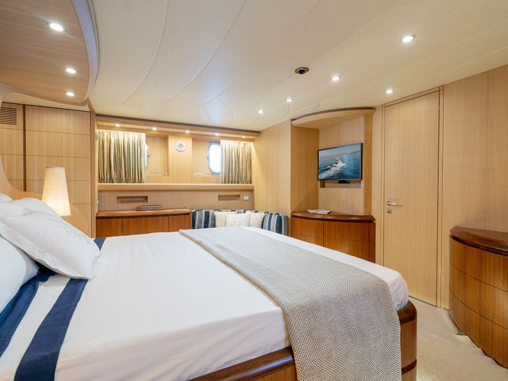 MY LIFE Maiora 27 - master cabin MY LIFE Maiora 27 - master cabin