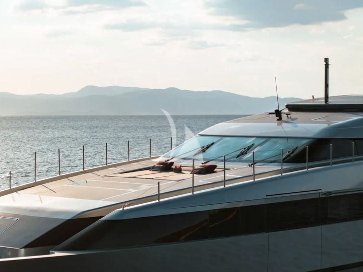 NAIA Sanlorenzo 40 Alloy - foredeck bronzing area NAIA Sanlorenzo 40 Alloy - foredeck bronzing area
