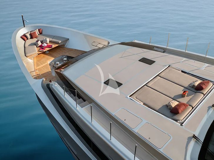 NAIA Sanlorenzo 40 Alloy - foredeck NAIA Sanlorenzo 40 Alloy - foredeck