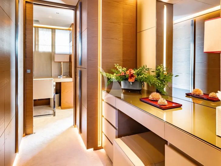 NAIA Sanlorenzo 40 Alloy - master cabin walk in closet NAIA Sanlorenzo 40 Alloy - master cabin walk in closet