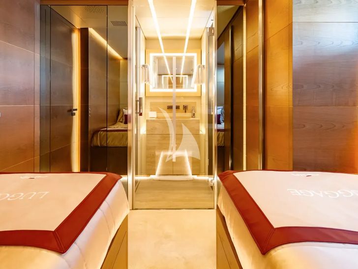 NAIA Sanlorenzo 40 Alloy - twin cabin 1 bathroom NAIA Sanlorenzo 40 Alloy - twin cabin 1 bathroom