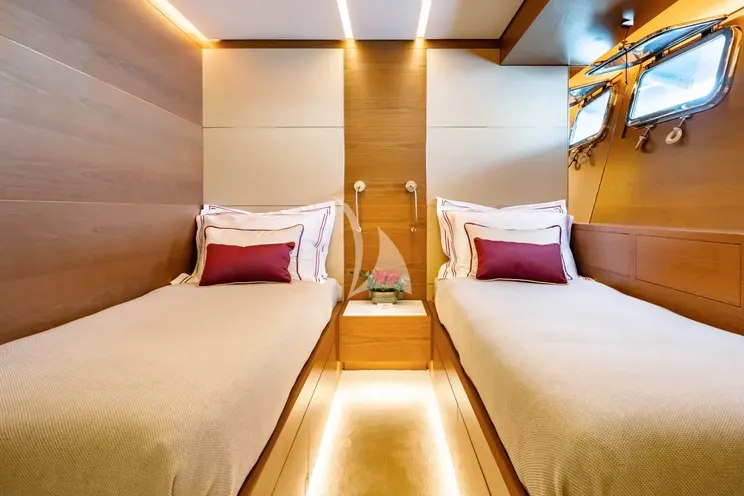 Charter Yacht NAIA - Sanlorenzo 40 Alloy - 5 Cabins - Athens - Mykonos - Paros - Cyclades - Greece