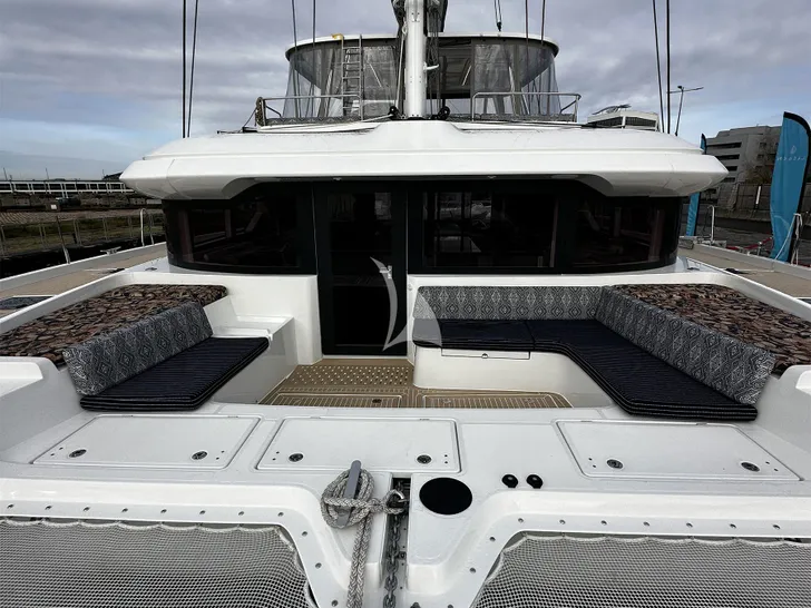 NAMA Lagoon 60 - foredeck lounge NAMA Lagoon 60 - foredeck lounge
