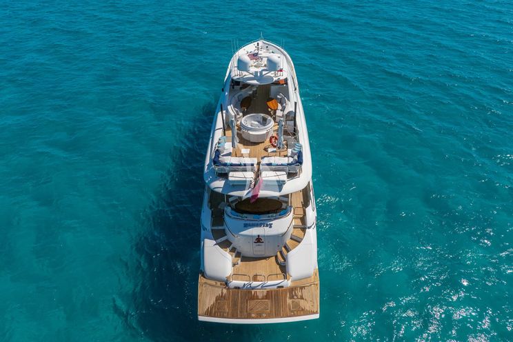 Charter Yacht NAMASTAY - Lazzara 116 - 5 Cabins - Nassau - Exumas - Staniel Cay - Bahamas
