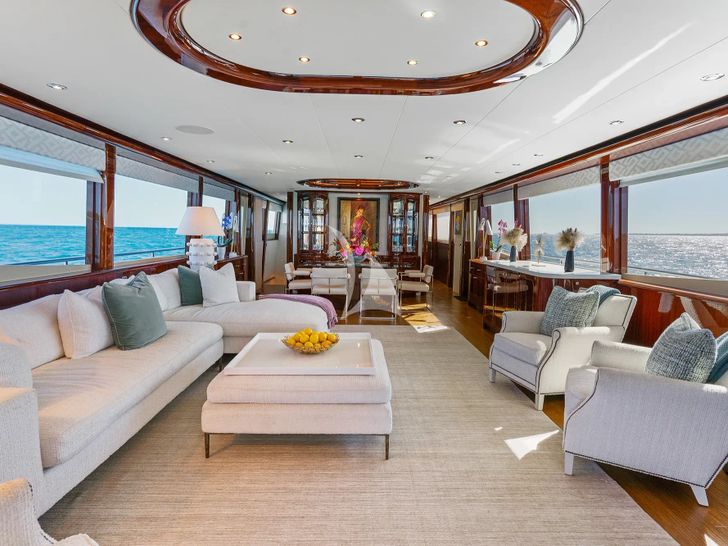 NAMASTAY Lazzara 116 - main saloon NAMASTAY Lazzara 116 - main saloon