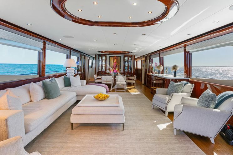 Charter Yacht NAMASTAY - Lazzara 116 - 5 Cabins - Nassau - Exumas - Staniel Cay - Bahamas