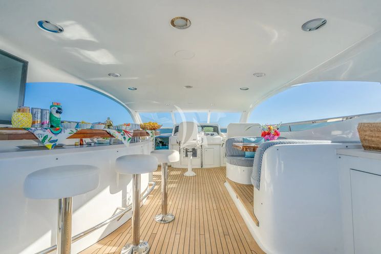 Charter Yacht NAMASTAY - Lazzara 116 - 5 Cabins - Nassau - Exumas - Staniel Cay - Bahamas