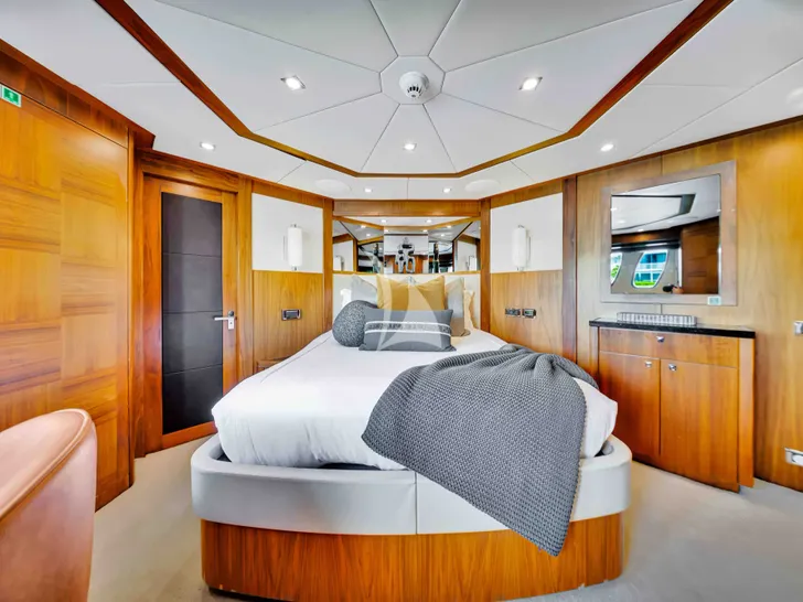 NATURAL 9 Sunseeker 37m - VIP cabin 1 NATURAL 9 Sunseeker 37m - VIP cabin 1