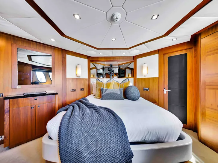 NATURAL 9 Sunseeker 37m - VIP cabin 2 NATURAL 9 Sunseeker 37m - VIP cabin 2
