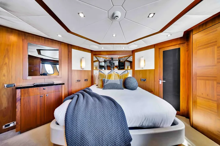 Charter Yacht NATURAL 9 - Sunseeker 37m - 5 Cabins - Nassau - Exumas - Bahamas