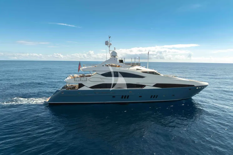 Charter Yacht NATURAL 9 - Sunseeker 37m - 5 Cabins - Nassau - Exumas - Bahamas
