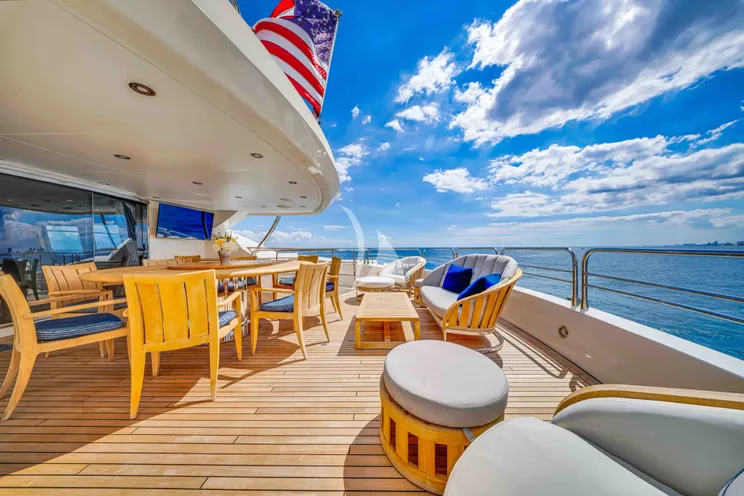 Charter Yacht NATURAL 9 - Sunseeker 37m - 5 Cabins - Nassau - Exumas - Bahamas